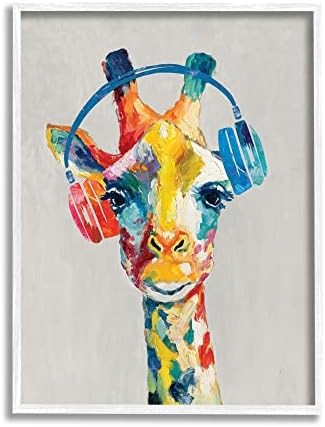 Stuell Industries Giraffe fone de ouvido ouvindo música contemporânea da selva, design de Cloverfield & Co.