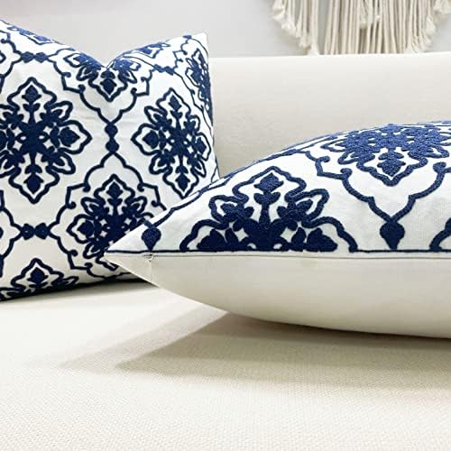 Lenta Bordado de Bordado de vaca cobre a almofada decorativa azul marinho Bohemian Flower Throw Pillow Capas 18 x18 polegadas, pacote de 2