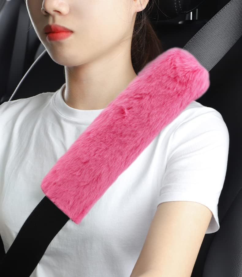 Labbyway Soft Faux Sheepskin Car Seat Belt Pads Tampa, tampa de ombro de cinto de segurança Capas de arnês para uma direção mais confortável, adequada para carro, caminhão, SUV, avião, correias de mochila carmera, rosa