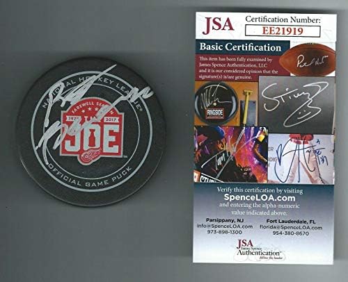 Red Berenson assinou Detroit Red Wings Joe Louis Arena Game de despedida Puck JSA Coa - Pucks autografados da NHL