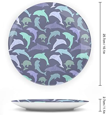Golfinhos roxos pendurados em um prato decorativo de cerâmica com exibição Gretos de casamento de aniversário de exibição para