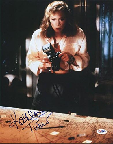 Kathleen Turner assinou a autêntica 11x14 fotografada PSA/DNA U52907