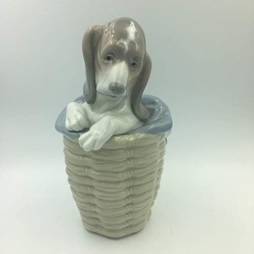 Lladro cachorro na cesta Juan Huerta Porcelain Figure Bassett