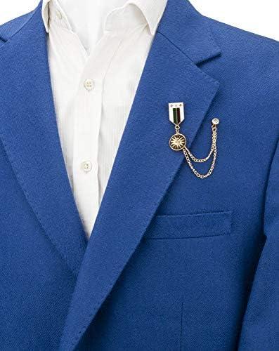 Medalha de ouro branco da cavalaria com corrente de ouro e swarovski detalhando lapela pin badge casaco terno de casamento