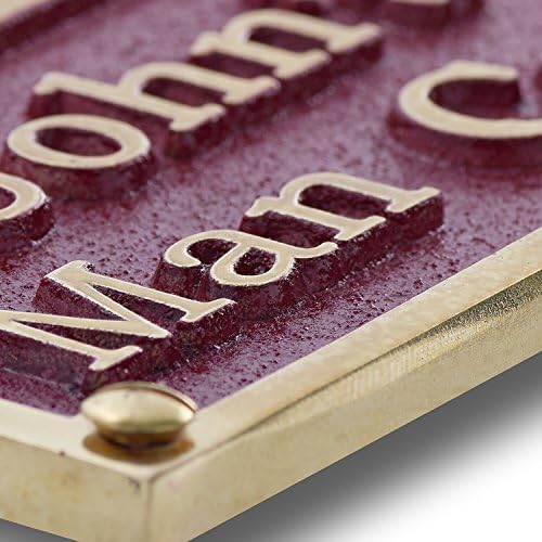 Placa de mancave de latão inglesa personalizada com seu nome. Acessórios para bares personalizados assinam ideia de presente