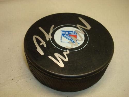 Alain Vigneault assinou o New York Rangers Hockey Puck autografado 1b - Pucks autografados da NHL