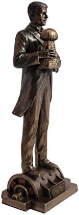 Design de 12 de altura nikola tesla segurando um modelo de escultura de acabamento de bronze antigo de resina antiga de estátua da torre de Wardenclyffe
