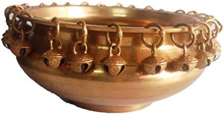 Parijat Handicraft Brass Urli com sinos: tigela decorativa para água, velas flutuantes, flores ou luminárias de óleo, 6 polegadas