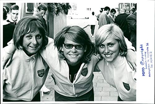 Foto vintage de Ulla J228; Fvert, Ann Charlott Lilja e Elisabeth Linggren.