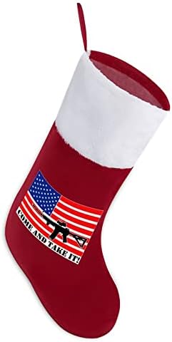 Bandeira de pistola venha e pegue meias de meia de Natal com lareira de pelúcia pendurada para a decoração da casa da árvore de Natal