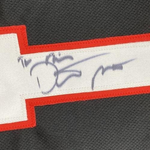 Dustin Poirier autografado/assinado 33x42 Jersey preta ufc PSA/DNA COA - Jerseys e troncos autografados do UFC