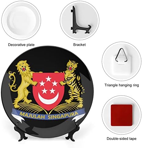 Coloque os braços de Cingapura Funny Bone China Decorativa Placas redondas Cerâmica Craft With Display Stand for Home Office Wall
