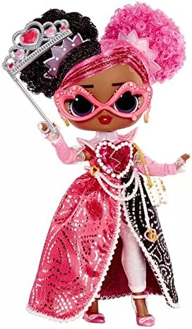 LOL. Surpresa! Tweens misfarra festa Regina Hartt Fashion Doll com 20 surpresas, incluindo acessórios e 2 roupas rosa, férias