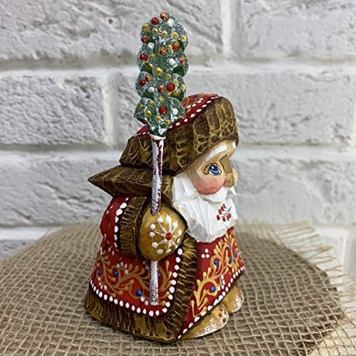 O Natal de Wooden Christmas Russo Papai Noel Feliz Charming é amorosamente esculpido e pintado por artistas russos de Sergiev Posad.