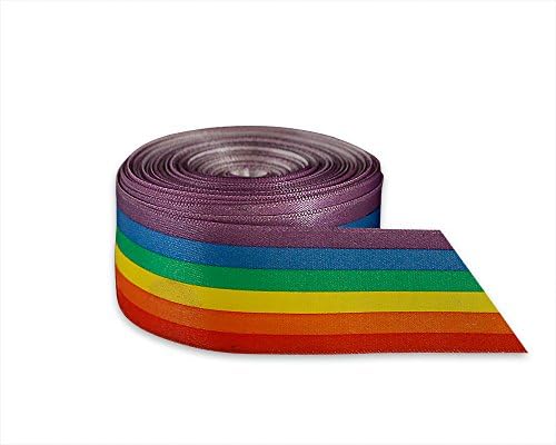 Fita listrada de arco -íris de cetim ao bico do quintal para o orgulho gay, consciência LGBTQ