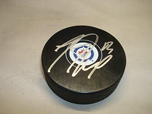 Brandon Tanev assinou o Winnipeg Jets Hockey Puck autografado 1b - Pucks autografados da NHL