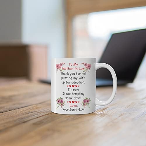 Para a sogra, obrigado por não colocar minha esposa para adoção canecas de café hilariantes com citações de presentes únicos