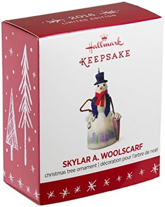 Hallmark Keetake Skylar A. Edição Limitada de Ornamento Miniatura de Woolscarf