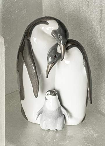 Estatueta da família Lladró Penguin. Figura do pinguim de porcelana.