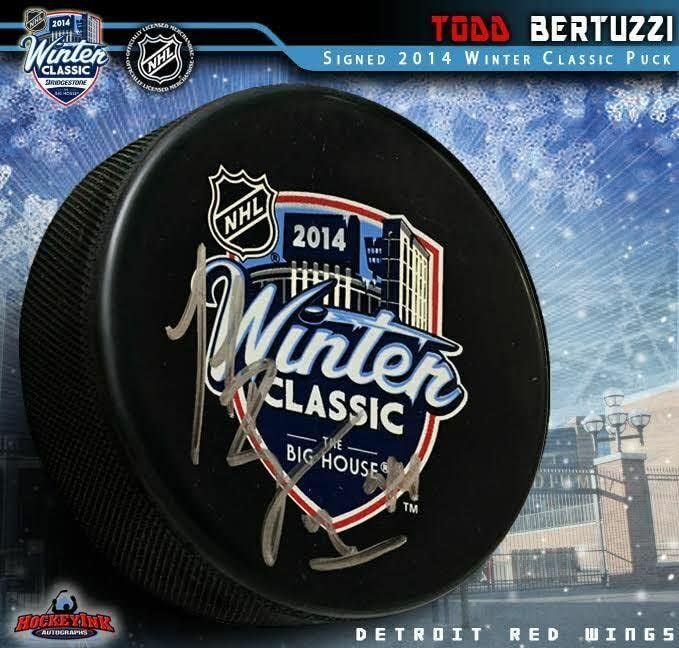 Todd Bertuzzi assinou 2014 NHL Winter Classic Puck - Detroit Red Wings - Pucks de NHL autografados