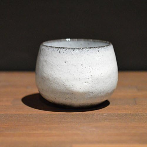 Ware de hagi de cerâmica tradicional japonesa. Copo de Sake Branco feito por Keita Yamato.