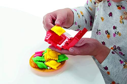 Play-Doh Kitchen Creations Noodle Party Playset para crianças 3 anos ou mais com 5 cores não tóxicas